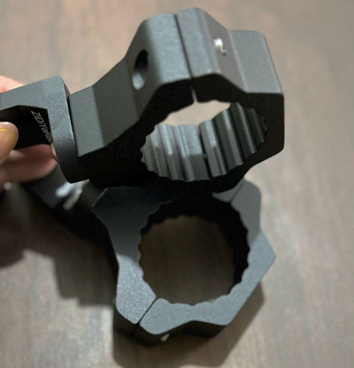 ABRAZADERAS PARA ANTENAS UNIVERSAL