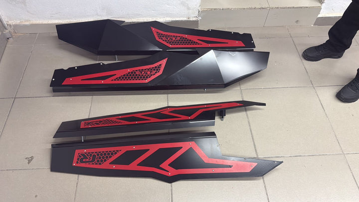 Estribos de placa de maverick r 4 plazas